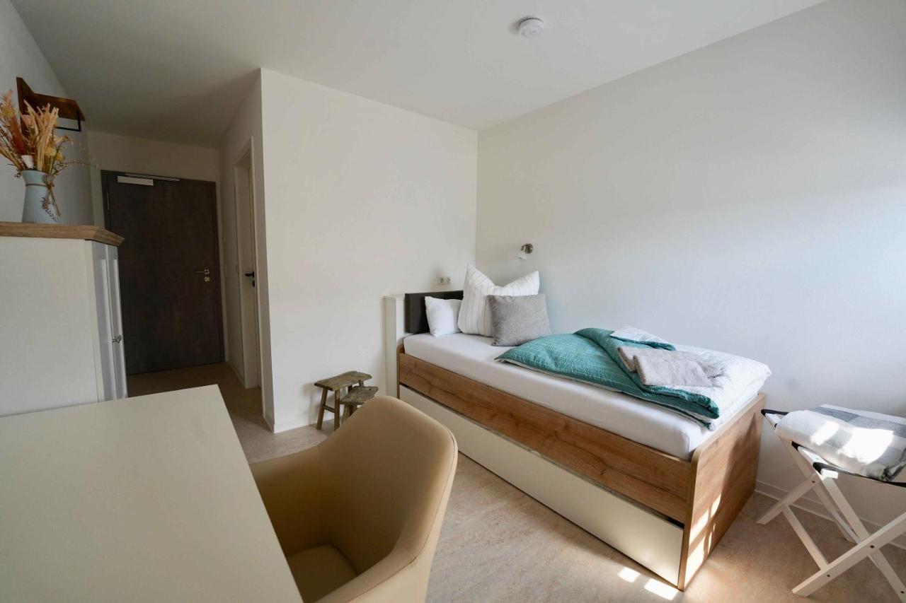 Familien- Und Apartmenthotel Lerchenberghof Walddorf  Exterior foto
